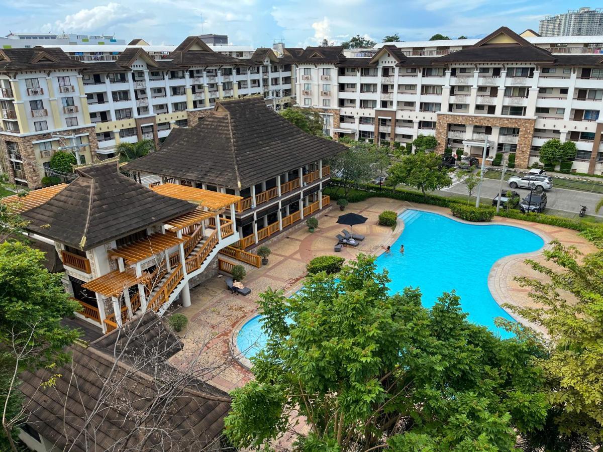 Modern 2Br Condo Near Sm With Free Parking Pool Wifi And Netflix Davao City Екстериор снимка