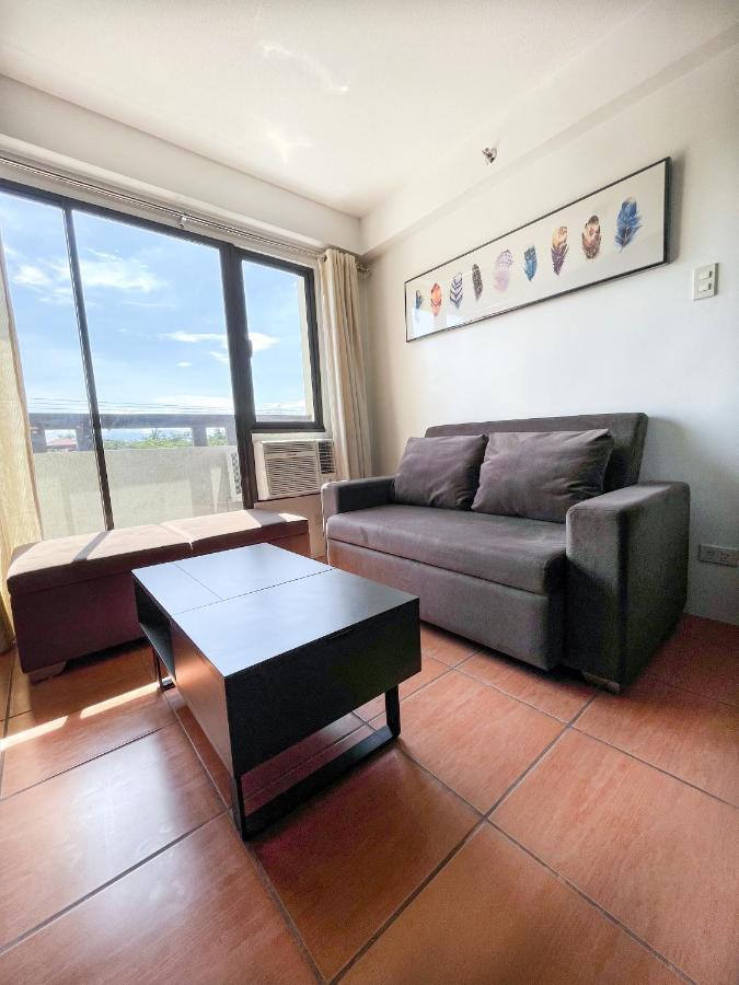 Modern 2Br Condo Near Sm With Free Parking Pool Wifi And Netflix Davao City Екстериор снимка